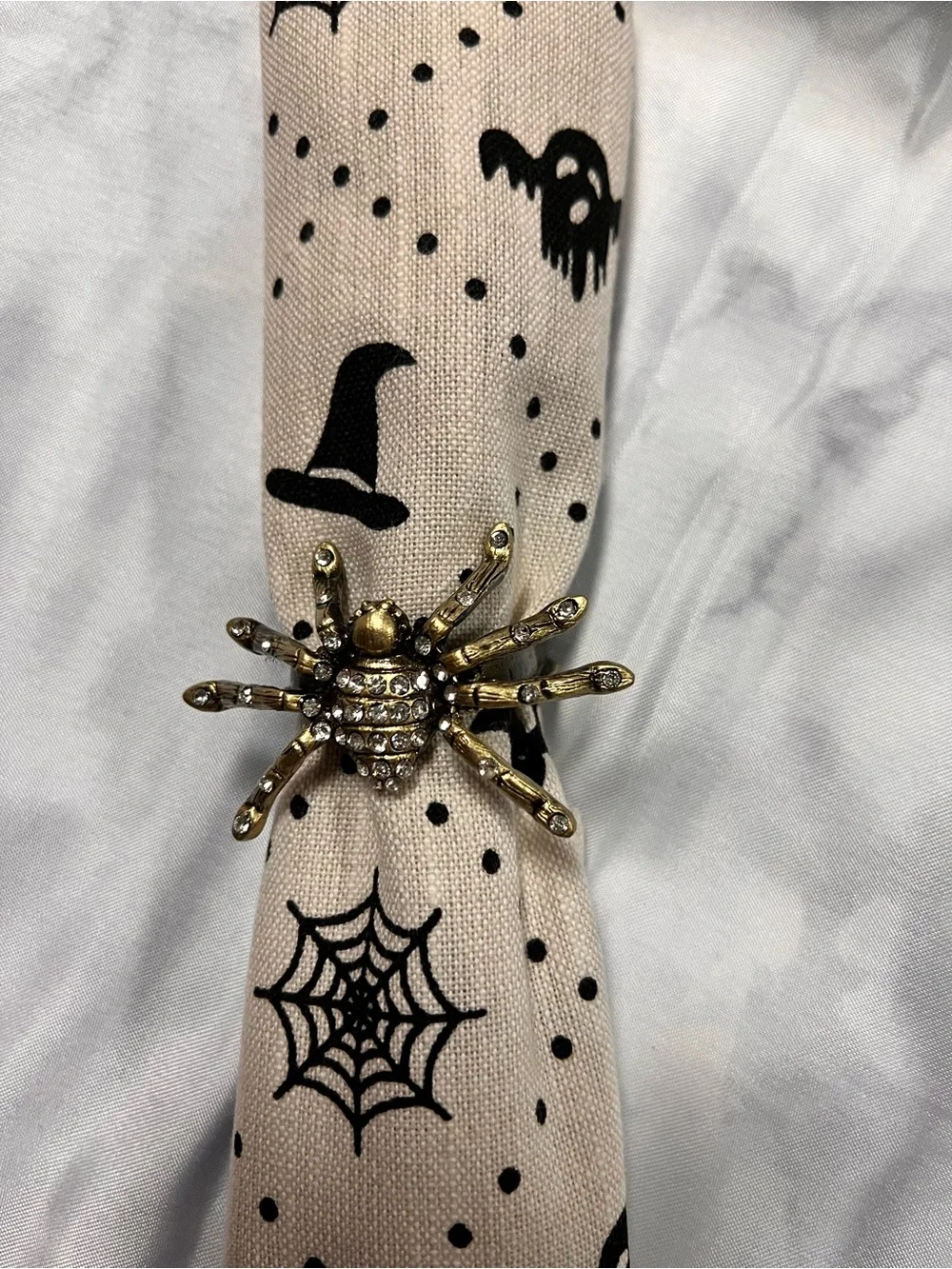 Nicole Miller Cream and Black Halloween Napkin Set with Embellished Spiders NEW!